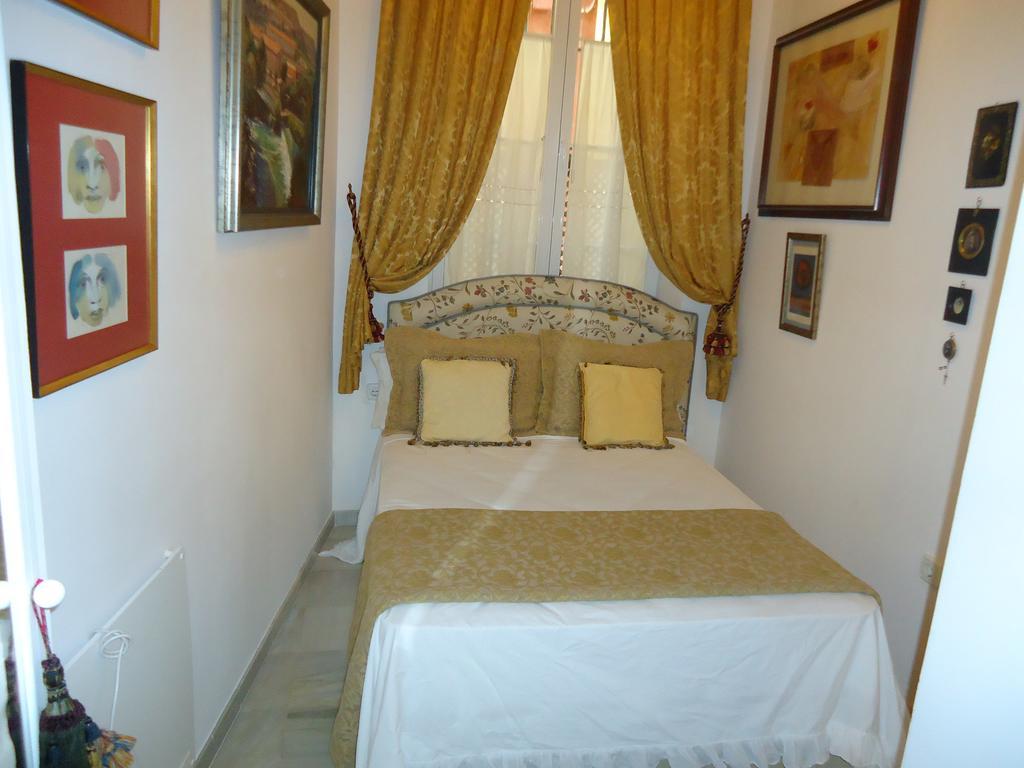 Casa Senorial En Centro,calle Marmoles Apartment Seville