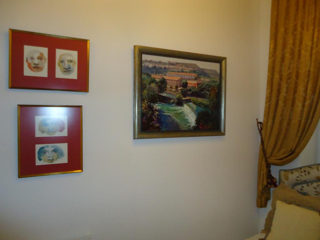 Casa Senorial En Centro,calle Marmoles Seville