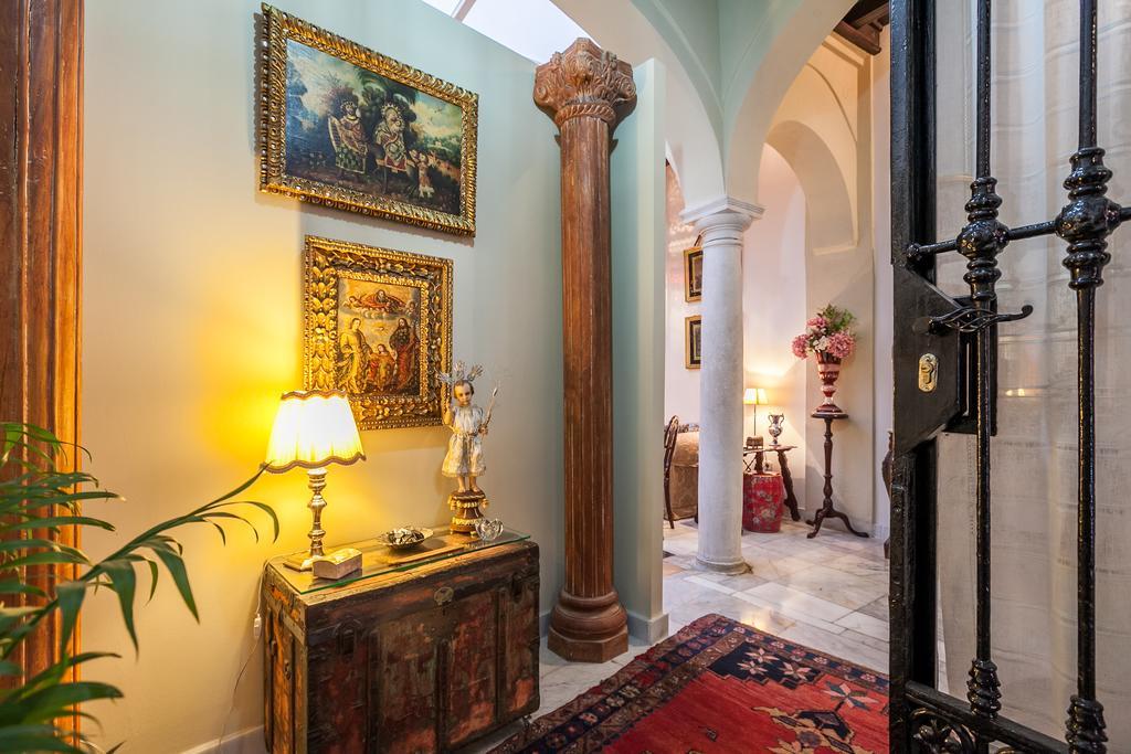 Casa Senorial En Centro,calle Marmoles * Seville