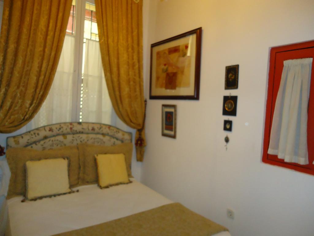 Casa Senorial En Centro,calle Marmoles Apartment Seville